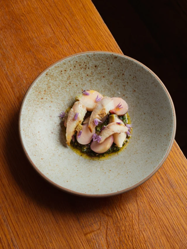 This week in the guest chef kitchen we’re joined by Korean rising-star, Jihyun Kim.
Her Paris debut, Ébène, is opening later in the year with what promises to be a bold, technical, vegetable-led vision, set to wow the city of gastronomic excellence. Having spent six years at three-Michelin-star L’Arpège under the tutelage of Alain Passard, you can expect a masterclass in refined cooking.
As a prelude to the new opening, Jihyun has crafted an intricate and considered menu for her week with us, full of technically tight dishes and delicious pairings. Think ‘Baby turnips, Korean shiso pesto, smoked eel’, ‘Glazed courgettes, vin jaune sauce, escabeche mussels’ and ‘Sweetbread doré au beurre, cockle sauce’, it’s no wonder the excitement is reaching fever-pitch.
Experience it here first before the city of lights gets its turn.
Vegetarian menu is also available. This week in the guest chef kitchen we’re joined by Korean rising-star, Jihyun Kim.
Her Paris debut, Ébène, is opening later in the year with what promises to be a bold, technical, vegetable-led vision, set to wow the city of gastronomic excellence. Having spent six years at three-Michelin-star L’Arpège under the tutelage of Alain Passard, you can expect a masterclass in refined cooking.
As a prelude to the new opening, Jihyun has crafted an intricate and considered menu for her week with us, full of technically tight dishes and delicious pairings. Think ‘Baby turnips, Korean shiso pesto, smoked eel’, ‘Glazed courgettes, vin jaune sauce, escabeche mussels’ and ‘Sweetbread doré au beurre, cockle sauce’, it’s no wonder the excitement is reaching fever-pitch.
Experience it here first before the city of lights gets its turn.
Vegetarian menu is also available.