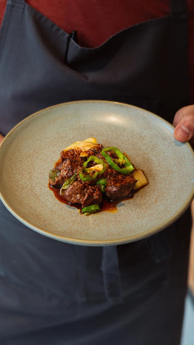 This week in the guest chef kitchen we’re treating you all to a very special first-look at 𝘔𝘢𝘮𝘢 𝘏𝘶𝘢𝘯𝘨’𝘴, the latest project from the fried-chicken maverick and absolute legend, Eric Huang. 

A love letter to the golden age of Chinese-American cooking, Mama Huang’s reimagines the classics with sharp technique, playful nostalgia and a little fine-dining flair. This project is Eric’s opportunity to bring two worlds together, it’s Queens family restaurant roots meets Eleven Madison Park polish.

Expect big flavour, smart ideas and a ton of personality. Here for this week only, don’t miss your chance to be the first in the know.