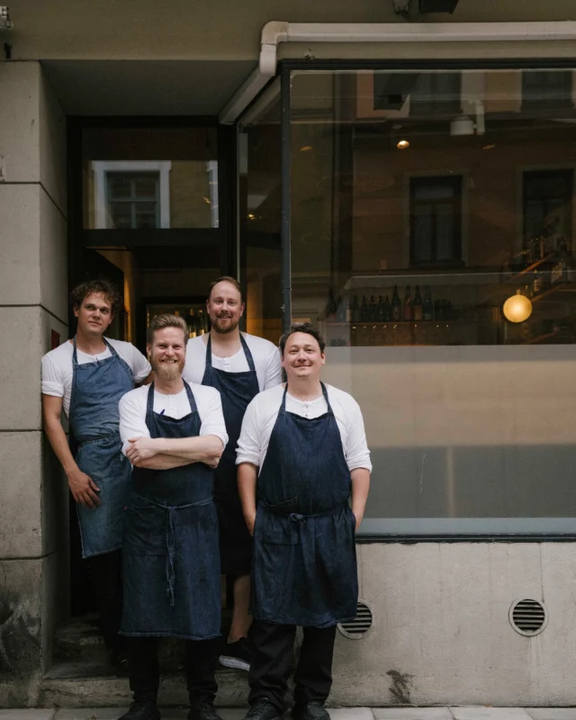 Next week, we’re rolling out the red carpet for our good friend Carl Ishizaki and his sushi dream team from Stockholm’s cult counter Sushi Sho. 

The twelve-seat, blink-and-you’ll-miss-it, Edomae-inspired counter is where Carl fuses his half-Swedish, half-Japanese heritage into omakase menus that are as pure and precise as they are fun.

This time we’re doubling up with two sittings a night. Twice the chance to watch a true master at work. Omakase, otsumami, and a front-row seat to some of the sharpest knife skills in the game. Last time was wild and this one’s shaping up to be even bigger.

Expect dishes like ‘Pressed Cornish mackerel sushi with shiroita kombu and shiso’, ‘Soy-cured egg yolk with lean tuna, okra and dry roasted rice’ and ‘Langoustine & turbot quenelle in langoustine dashi with sansho pepper’. All paired with some seriously good sake.

Tickets are almost gone — hit the link in bio to snag your spot.

𝘗𝘭𝘦𝘢𝘴𝘦 𝘯𝘰𝘵𝘦 𝘸𝘦 𝘸𝘪𝘭𝘭 𝘣𝘦 𝘥𝘰𝘪𝘯𝘨 𝘰𝘮𝘢𝘬𝘢𝘴𝘦 𝘤𝘰𝘶𝘯𝘵𝘦𝘳 𝘴𝘦𝘢𝘵𝘪𝘯𝘨 𝘧𝘰𝘳 𝘣𝘰𝘵𝘩 𝘴𝘪𝘵𝘵𝘪𝘯𝘨𝘴 (𝘮𝘢𝘹 2 𝘱𝘦𝘰𝘱𝘭𝘦 𝘱𝘦𝘳 𝘣𝘰𝘰𝘬𝘪𝘯𝘨 – 𝘱𝘭𝘦𝘢𝘴𝘦 𝘦𝘯𝘲𝘶𝘪𝘳𝘦 𝘧𝘰𝘳 𝘭𝘢𝘳𝘨𝘦𝘳 𝘨𝘳𝘰𝘶𝘱𝘴) 𝘢𝘯𝘥 𝘥𝘶𝘦 𝘵𝘰 𝘵𝘩𝘦 𝘯𝘢𝘵𝘶𝘳𝘦 𝘰𝘧 𝘵𝘩𝘦 𝘮𝘦𝘯𝘶 𝘸𝘦 𝘤𝘢𝘯𝘯𝘰𝘵 𝘤𝘢𝘵𝘦𝘳 𝘧𝘰𝘳 𝘷𝘦𝘨𝘦𝘵𝘢𝘳𝘪𝘢𝘯𝘴 𝘰𝘳 𝘨𝘭𝘶𝘵𝘦𝘯 𝘪𝘯𝘵𝘰𝘭𝘦𝘳𝘢𝘯𝘤𝘦𝘴.