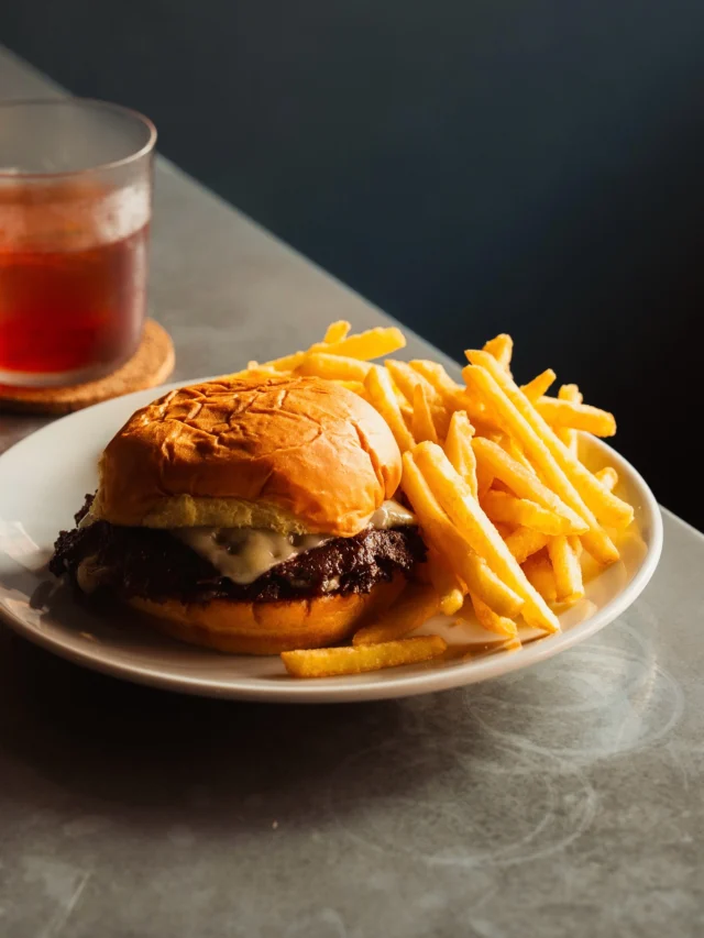 Burgers, cocktails, weekend — name a better trio.

It’s giving Chuck’s signature smashburger, washed down with a No.23 negroni, and not a care in the world. 

Lunch or dinner, we’ve got you.