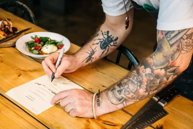 Next week, a returning favourite steps onto the Guest Chef pass as we (re)-introduce the 𝘦𝘯𝘧𝘢𝘯𝘵 𝘵𝘦𝘳𝘳𝘪𝘣𝘭𝘦 of Parisian bistronomie, Daniel Morgan.

A chef of exceptional pedigree (Narisawa, Noma, Sketch, The Square, Maze&hellip;) Daniel now specialises in no-strings-attached, off-the-cuff, culinary jam sessions, popping up in low lit holes-in-the-wall the length and breadth of France, producing some of the most exciting food you&rsquo;ll find in the country today.

His hyper-seasonal menu is joyfully experimental and absolutely essential; little works of art on a plate that just might blow your mind. Don&rsquo;t miss it.

📸 - @hannahindia.e (c.2017!)