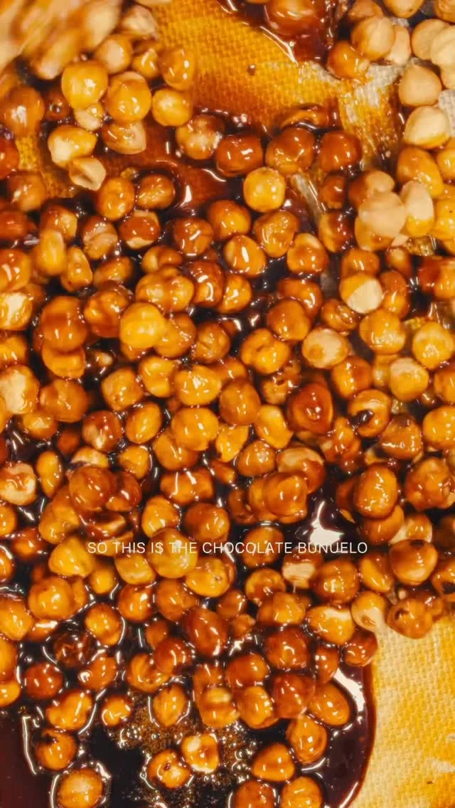 Given the time of year, it seems appropriate to start talking about the sweeter end of our menu.

We&rsquo;re kicking things off with a real fan-favourite and a thing of beauty, our 𝘊𝘩𝘰𝘤𝘰𝘭𝘢𝘵𝘦, 𝘨𝘶𝘢𝘫𝘪𝘭𝘭𝘰, 𝘩𝘢𝘻𝘦𝘭𝘯𝘶𝘵 𝘣𝘶&ntilde;𝘶𝘦𝘭𝘰. Messy, crunchy and a little bit spicy.

We start by making the dough for the bu&ntilde;elo, which we fry to create a crisp, golden pastry, engineered for maximum structural drama. Next up is the praline, made of roasted hazelnuts folded through luscious levels of caramel. Finally, we add candied guajilo chillies for a bit of Mexican balance to the chocolate cr&eacute;meux, before stacking the layers to create a homage to the mighty mille feuille.

Best enjoyed smashed to pieces, and fought over for every last bit. Come and get it.

@cometa.restaurant 𝙞𝙨 𝙤𝙪𝙧 𝙘𝙤𝙣𝙩𝙚𝙢𝙥𝙤𝙧𝙖𝙧𝙮 𝙈𝙚𝙭𝙞𝙘𝙖𝙣 𝙨𝙚𝙖𝙛𝙤𝙤𝙙 𝙧𝙚𝙨𝙩𝙖𝙪𝙧𝙖𝙣𝙩, 𝙤𝙥𝙚𝙣 𝙛𝙤𝙧 𝙡𝙪𝙣𝙘𝙝 (12𝙥𝙢-3𝙥𝙢) 𝙖𝙣𝙙 𝙙𝙞𝙣𝙣𝙚𝙧 (5𝙥𝙢-11𝙥𝙢) 𝙏𝙪𝙚𝙨-𝙎𝙖𝙩.