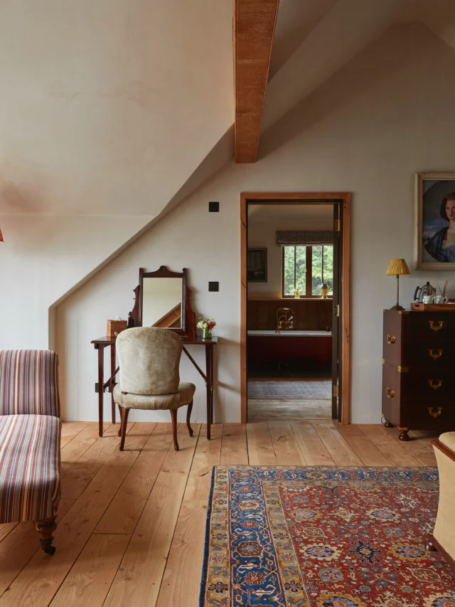 This summer sees the arrival of two brand new suites at Ashcombe Estate, tucked away in the hayloft of a beautifully restored, centuries-old barn and set amongst the rolling hills of Guy Ritchie&rsquo;s impossibly picturesque Wiltshire countryside estate.

Thoughtfully designed and generously appointed, each en-suite room offers a quietly luxurious rural escape with unbeatable views of the Cranbourn Chase (AONB).

Guests are invited to slow down and settle into the rhythm of the estate over the course of the weekend, including access to the lakeside spa featuring a wood-fired sauna and hot tub, yoga classes, wild swimming and wellness treatments.

With Saturday&rsquo;s lakeside dinner at the WildKitchen taken care of by one of our world-class guest chefs, this weekend we&rsquo;re joined by the ever-excellent Pablo D&iacute;az and his compelling Guatemalan cuisine.

Across the rest of the weekend, Carousel&rsquo;s seasonal food and drink offering carries things from Friday evening&rsquo;s wood-fired feast in the Old Brewery through to long, leisurely breakfasts each morning.

The stay includes two nights in one of Ashcombe&rsquo;s six en-suite doubles or one of the four new luxury suites, all featuring interiors by designer Edward Hurst. Add a lakeside dinner cooked by one of the best in the industry and it&rsquo;s easy to see why The Times called the series &ldquo;arguably the most exclusive supper club of the summer&rdquo;.

Hit the link in bio to find out more.

𝘐𝘯 𝘱𝘢𝘳𝘵𝘯𝘦𝘳𝘴𝘩𝘪𝘱 𝘸𝘪𝘵𝘩 𝘊𝘩𝘢𝘮𝘱𝘢𝘨𝘯𝘦 𝘉𝘰𝘭𝘭𝘪𝘯𝘨𝘦𝘳 & 𝘌𝘈𝘜 𝘋𝘌 𝘗𝘙𝘖𝘝𝘌𝘕𝘊𝘌