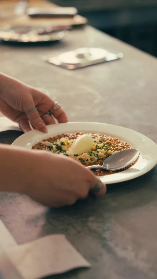 We know that autumn is starting to creep onto the horizon, bringing with it a whole new season of produce and plenty to look forward to in the kitchen.

But we&rsquo;re not quite ready to let go of summer just yet. So we&rsquo;re making the most of the last of the good stuff with dishes like &lsquo;Tuna crudo, peach, chilli piqu&iacute;n, heirloom corn tostada&rsquo;; &lsquo;Tuna collar carnitas, mole coloradito, salsa cruda, heirloom corn tortillas&rsquo; available on our 𝘙𝘰𝘯𝘲𝘶𝘦𝘰 𝘥𝘦 𝘢𝘵&uacute;𝘯 or &lsquo;Smoked beetroot, horseradish salsa, mole negro&rsquo; and &lsquo;Crab chilpachole rice, smoked eel cream&rsquo;.

One last taste of summer before the seasons turn. Hit the link in our bio and pull up a chair.